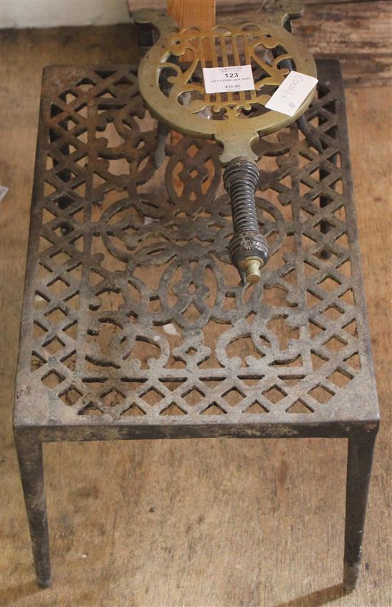 Kettle stand on a trivet